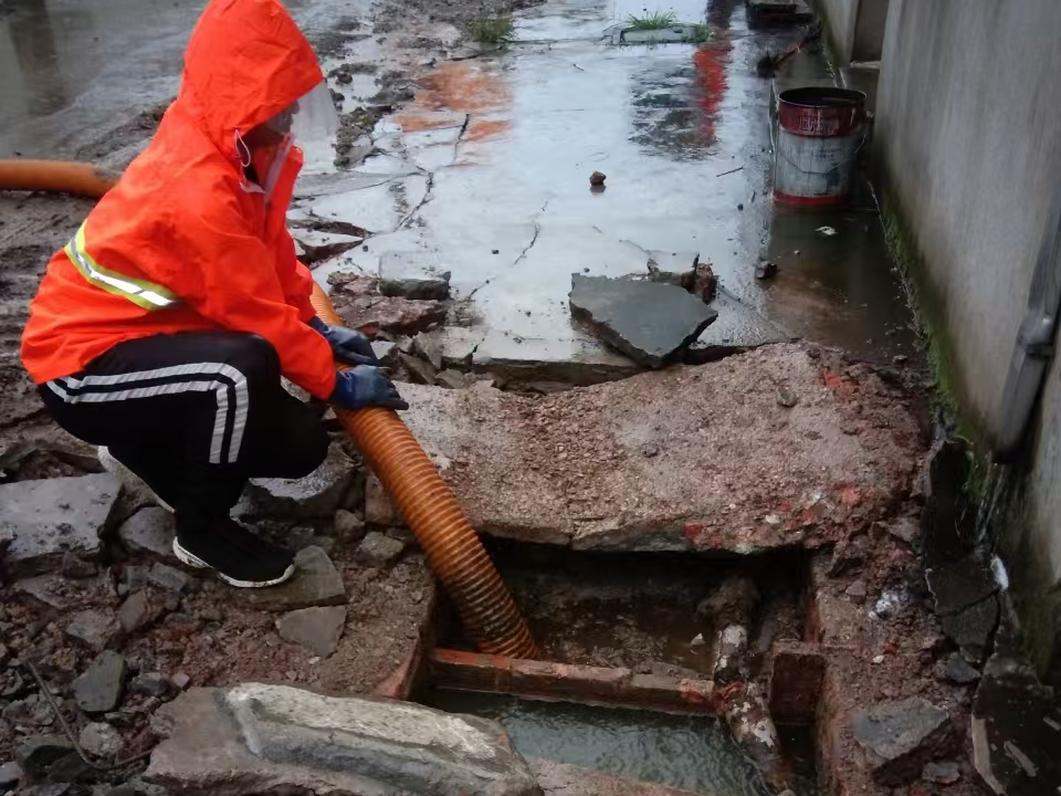 大同专业清理污水池 炜誉市政以规范流程守护城市 “肠道”