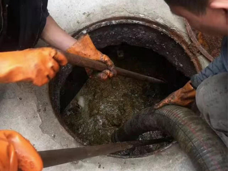 大同清理化粪池时如何避免沼气的危害?